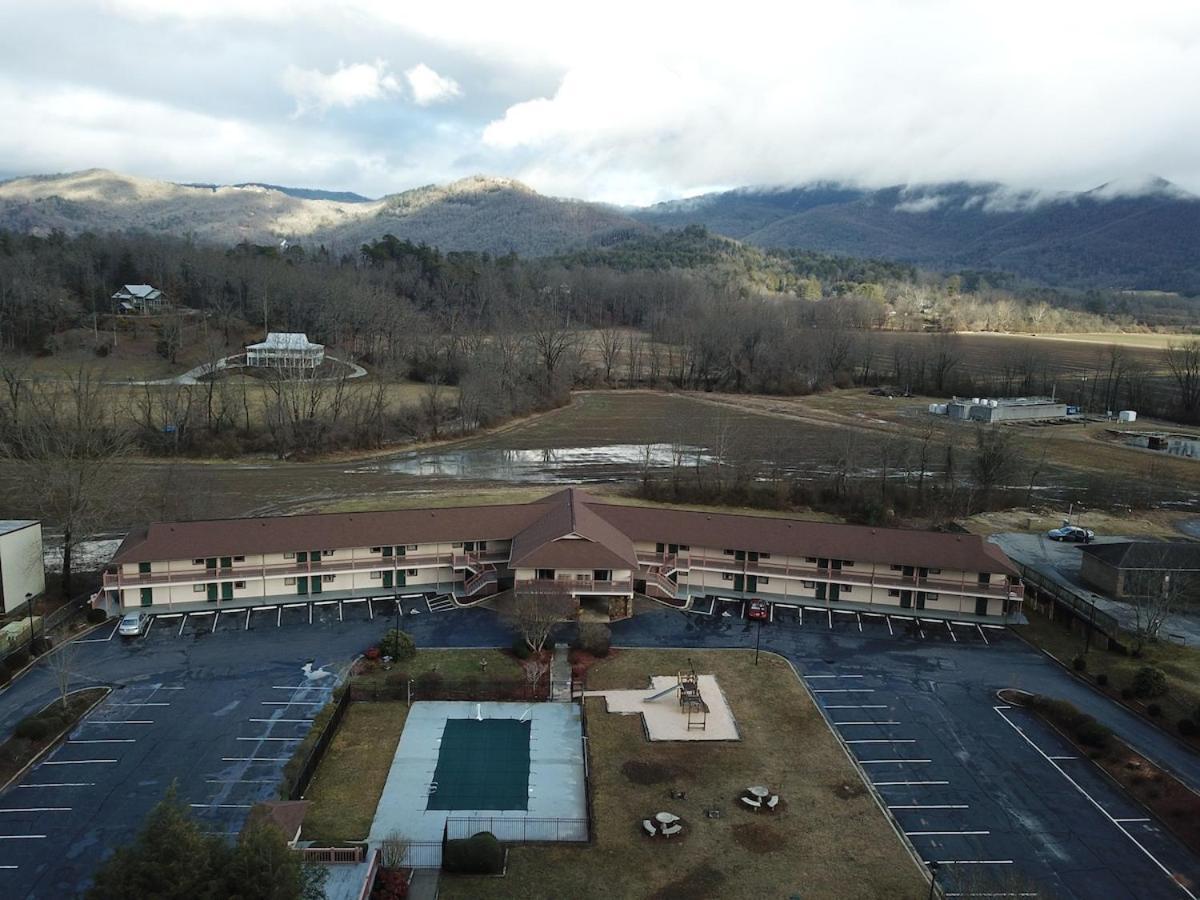 Mountain Valley Inn Діллард Екстер'єр фото